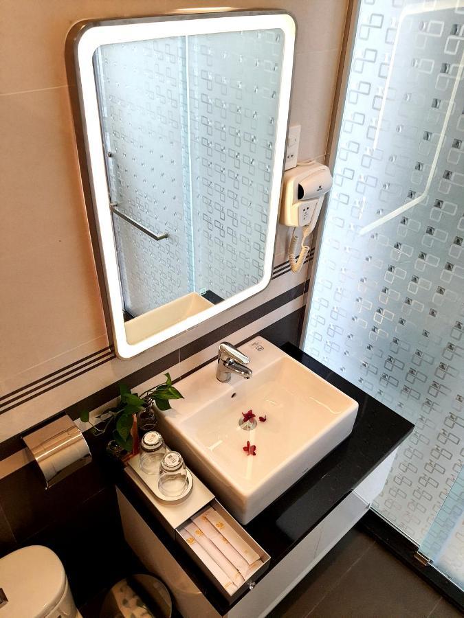 Dong Hai Hotel _ Ратьзя Экстерьер фото